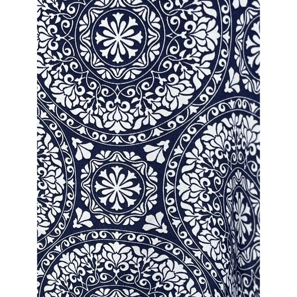 Faded Glory Womens 1X Blue Medallion Print Sleeveless Tank Shell Top Plus - Picture 2 of 6